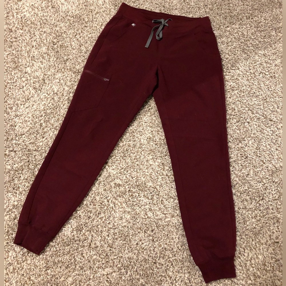 Figs high waisted jogger pants (small-maroon)